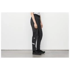66 North - Women's Straumnes GORE-TEX Infinium Pants - Running Trousers 4 66 North - Women's Straumnes GORE-TEX Infinium Pants - Running Trousers -Bergfreunde Shop 66 north womens straumnes gore tex infinium pants running trousers detail 3