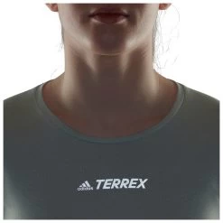 Adidas Terrex - Women's Terrex MT Tee - Sport Shirt 7 Adidas Terrex - Women's Terrex MT Tee - Sport Shirt -Bergfreunde Shop adidas terrex womens terrex mt tee sport shirt detail 6
