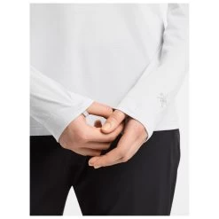 Arc'teryx - Women's Taema Hoody - Sport Shirt -Bergfreunde Shop arcteryx womens taema hoody sport shirt detail 5