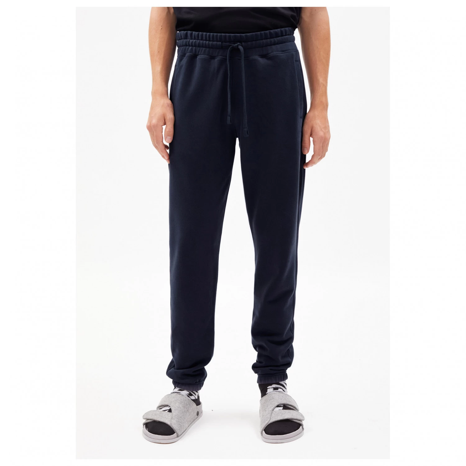 ARMEDANGELS - Aardo Comfort - Tracksuit trousers ARMEDANGELS - Aardo Comfort - Tracksuit Trousers -Bergfreunde Shop armedangels aardo comfort tracksuit trousers detail 2