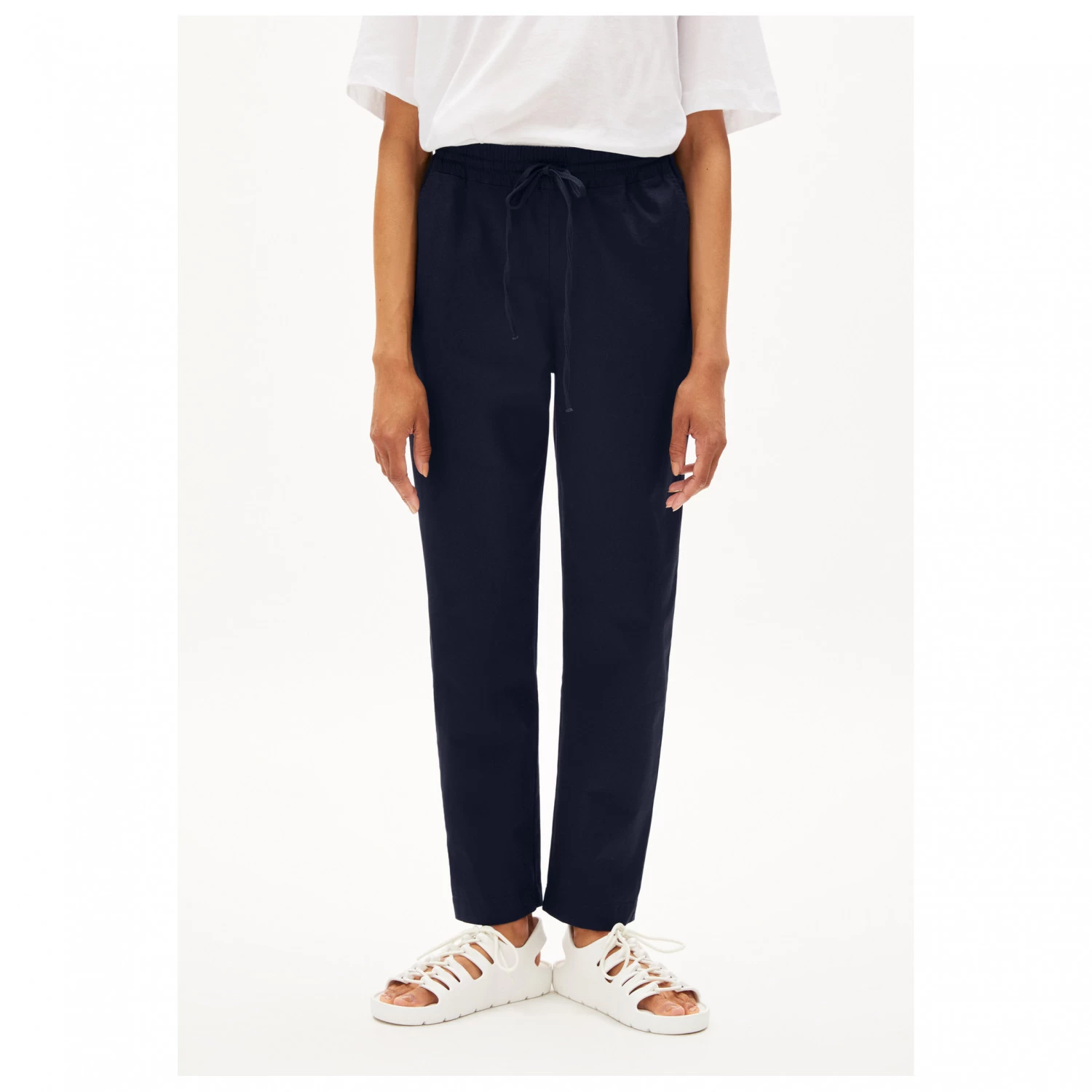 ARMEDANGELS - Women's Danyaa - Casual trousers ARMEDANGELS - Women's Danyaa - Casual Trousers -Bergfreunde Shop armedangels womens danyaa casual trousers detail 2