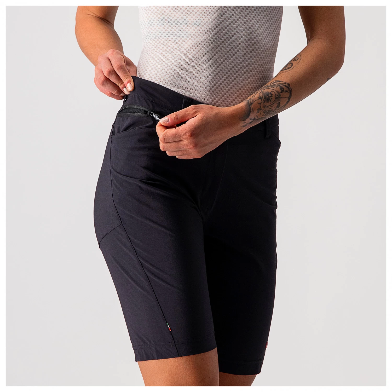 Castelli - Women's Unlimited Baggy Shorts - Cycling bottoms Castelli - Women's Unlimited Baggy Shorts - Cycling Bottoms -Bergfreunde Shop castelli womens unlimited baggy shorts cycling bottoms detail 4