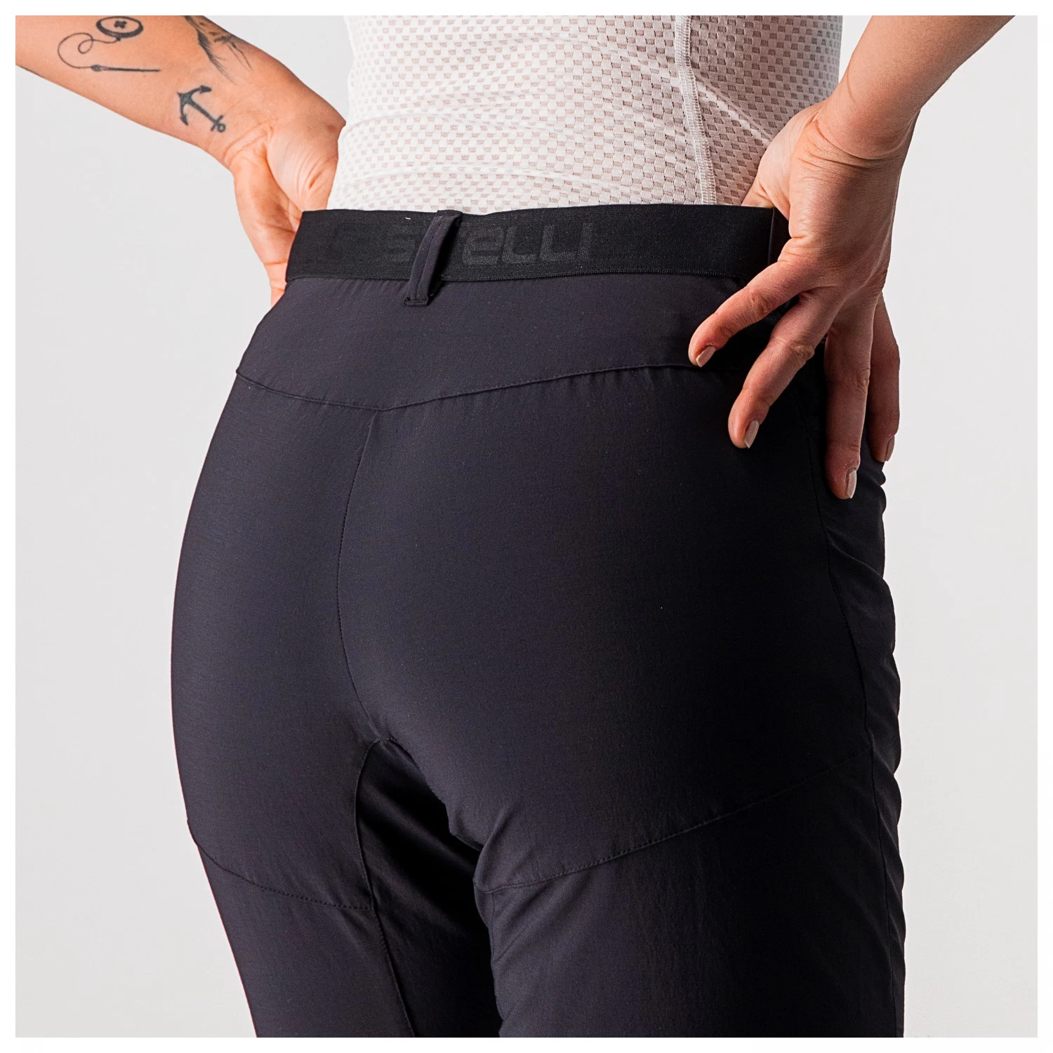 Castelli - Women's Unlimited Baggy Shorts - Cycling bottoms Castelli - Women's Unlimited Baggy Shorts - Cycling Bottoms -Bergfreunde Shop castelli womens unlimited baggy shorts cycling bottoms detail 5