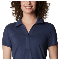Columbia - Women's Firwood Camp II Polo - Polo Shirt 6 Columbia - Women's Firwood Camp II Polo - Polo Shirt -Bergfreunde Shop columbia womens firwood camp ii polo polo shirt detail 5