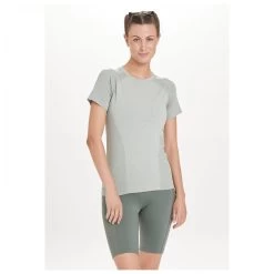 ENDURANCE - Women's Halen Seamless S/S Tee - Sport Shirt -Bergfreunde Shop endurance womens halen seamless s s tee sport shirt detail 5