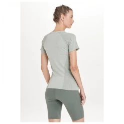 ENDURANCE - Women's Halen Seamless S/S Tee - Sport Shirt -Bergfreunde Shop endurance womens halen seamless s s tee sport shirt detail 6