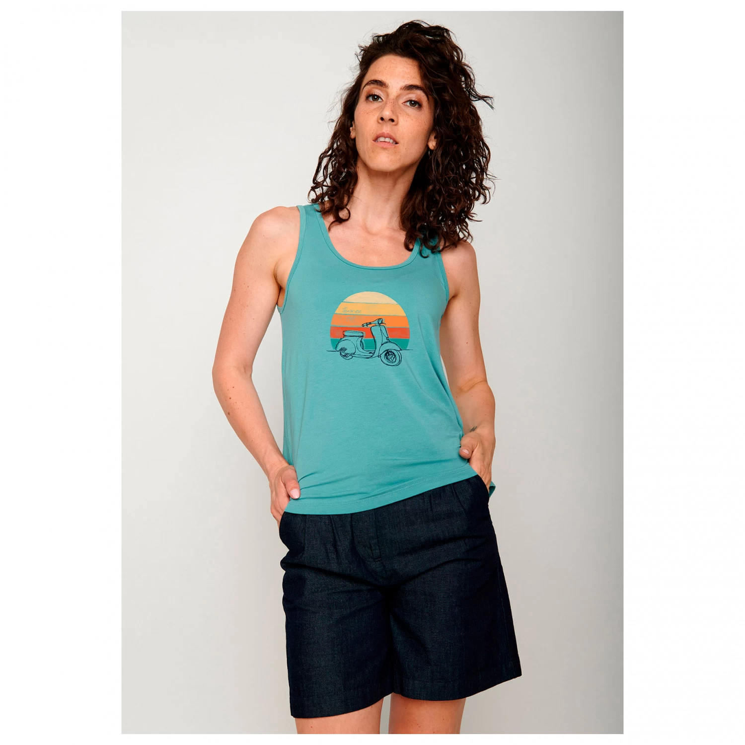 GreenBomb - Women's Lifestyle Scooter Stay - Top GreenBomb - Women's Lifestyle Scooter Stay - Top -Bergfreunde Shop greenbomb womens lifestyle scooter stay top detail 2