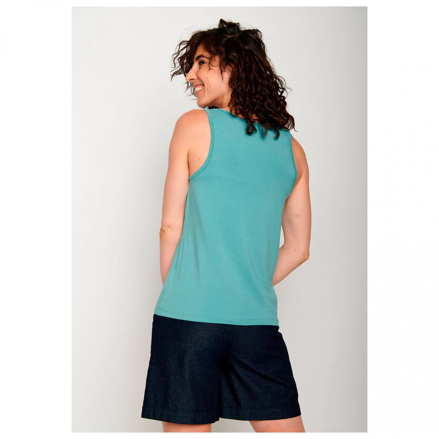 GreenBomb - Women's Lifestyle Scooter Stay - Top GreenBomb - Women's Lifestyle Scooter Stay - Top -Bergfreunde Shop greenbomb womens lifestyle scooter stay top detail 3