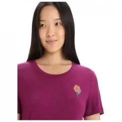 Icebreaker - Women's Tech Lite II S/S Tee Springtime Flowers - Merino Shirt 7 Icebreaker - Women's Tech Lite II S/S Tee Springtime Flowers - Merino Shirt -Bergfreunde Shop icebreaker womens tech lite ii s s tee springtime flowers merino shirt detail 6