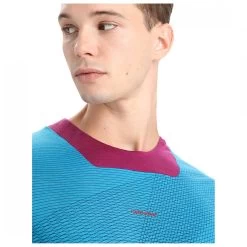 Icebreaker - Zoneknit S/S Tee Geodetic - Merino Base Layer 7 Icebreaker - Zoneknit S/S Tee Geodetic - Merino Base Layer -Bergfreunde Shop icebreaker zoneknit s s tee geodetic merino base layer detail 6