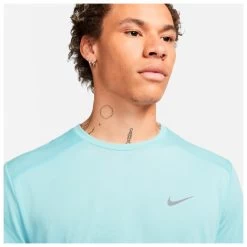 Nike - Dri-FIT Run Division Rise 365 - Running Shirt -Bergfreunde Shop nike dri fit run division rise 365 running shirt detail 3