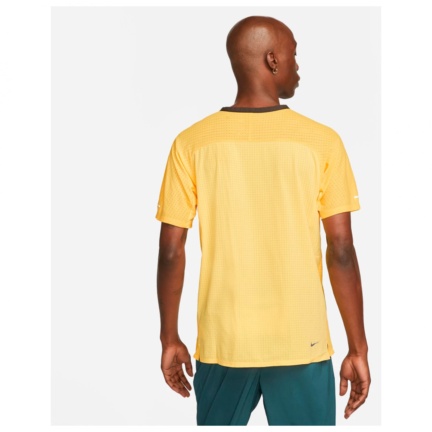 Nike - Dri-FIT Trail Solar Chase - Running shirt Nike - Dri-FIT Trail Solar Chase - Running Shirt -Bergfreunde Shop nike dri fit trail solar chase running shirt detail 2