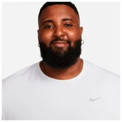 Nike - Dri-FIT UV Miler - Running Shirt 4 Nike - Dri-FIT UV Miler - Running Shirt -Bergfreunde Shop nike dri fit uv miler running shirt detail 3