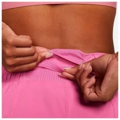 Nike - Women's Dri-FIT One 3'' - Running Shorts 5 Nike - Women's Dri-FIT One 3'' - Running Shorts -Bergfreunde Shop nike womens dri fit one 3 running shorts detail 4