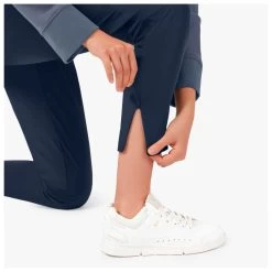 On - Women's Lightweight Pants - Tracksuit Trousers -Bergfreunde Shop on womens lightweight pants tracksuit trousers detail 6