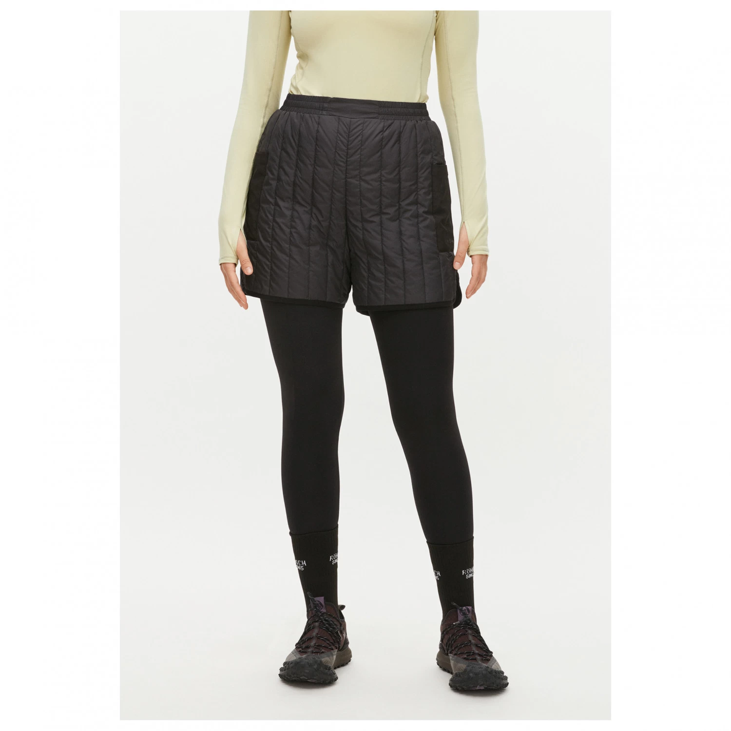 Röhnisch - Women's Scout Padded Shorts - Synthetic trousers Röhnisch - Women's Scout Padded Shorts - Synthetic Trousers -Bergfreunde Shop roehnisch womens scout padded shorts synthetic trousers detail 2